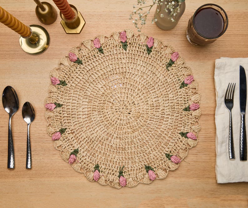 Tulip Floral Placemats – Hand-Crocheted Raffia Palm Floral Placemats – Spring Table Decor